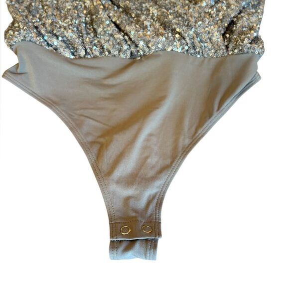 Express Silver Gold Sequin Bodysuit Fuax Wrap Adjustable Straps Womens Small NWT - Picture 5 of 14